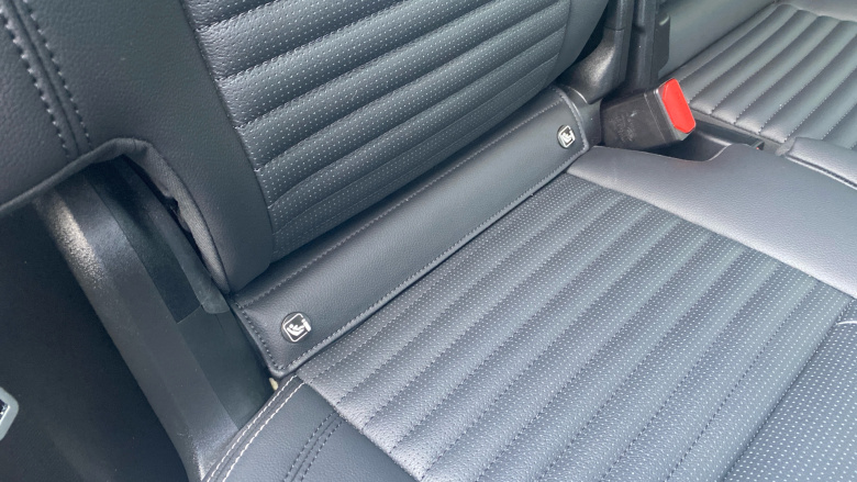 Land Rover Discovery 3.0 D300 Dynamic SE 5dr Auto Diesel Station Wagon